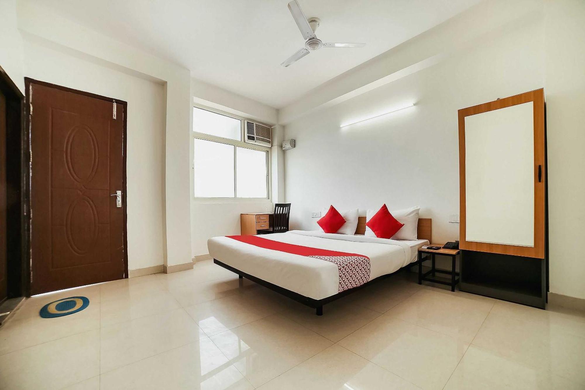 Live On Del5542 Hotel New Delhi Eksteriør billede